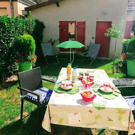 Chambre Avec Salle De Bain Privatisee Avec Petit Dejeuner Compris Auxonne Exteriér fotografie
