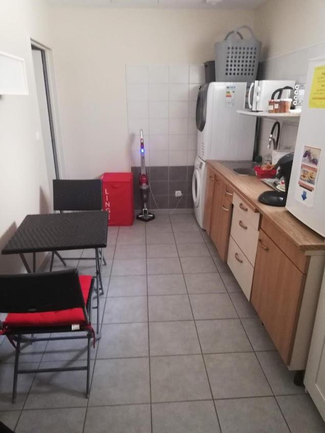 Chambre Avec Salle De Bain Privatisee Avec Petit Dejeuner Compris Auxonne Exteriér fotografie