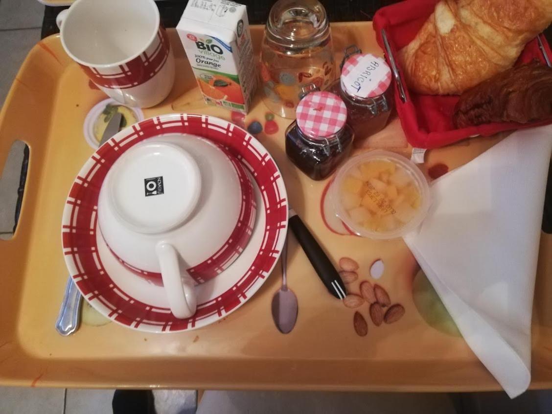 Chambre Avec Salle De Bain Privatisee Avec Petit Dejeuner Compris Auxonne Exteriér fotografie