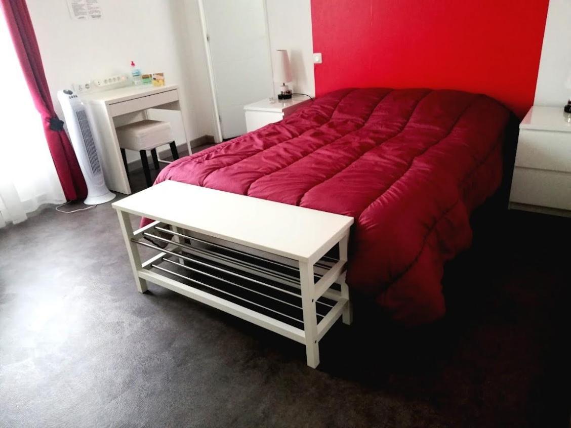 Chambre Avec Salle De Bain Privatisee Avec Petit Dejeuner Compris Auxonne Exteriér fotografie